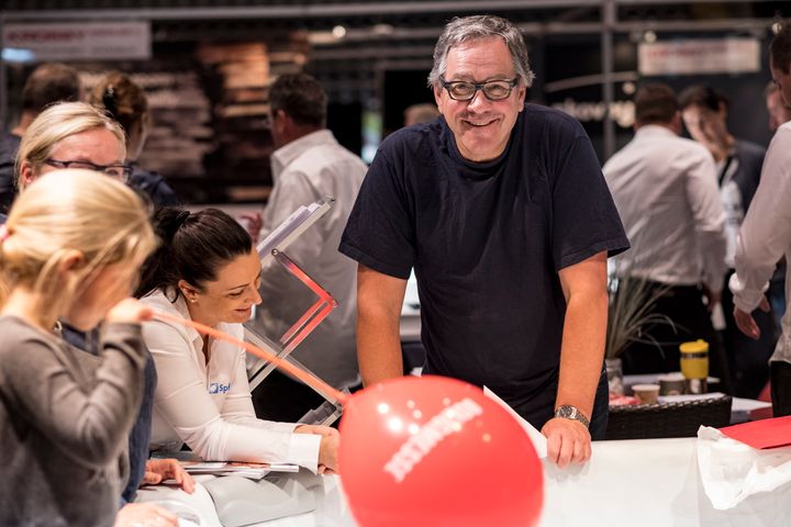 Tips, inspirasjon og gode tilbud er hva de besøkende får på helgens Boligmesse. Foto: Bård Gundersen