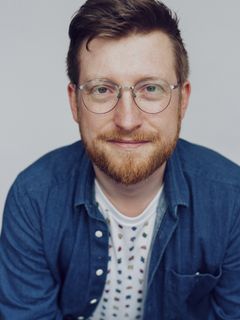 Prosjektleder for anmeldelser i NRK, Rune Håkonsen er glad for at anmeldelsene nå samles på ett sted på NRK.no. Foto: Ole Ekker