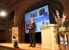 Øystein Børmer, direktør i Direktoratet for økonomistyring (DFØ), ønsker velkommen til lanseringen av den nye metodeboken i samfunnsøkonomiske analyser.