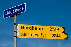 Hvis du kombinerer fly og leiebil kan du lett oppleve ytterpunktene i Norge i løpet av ferien, uten å kjøre 2518 km. Foto: Istockphoto.