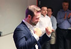 - Jeg er veldig takknemlig for tilliten, og veldig ydmyk overfor de andre deltagerne, som jeg synes er minst like flinke. Jeg er veldig fornøyd med å ha klart å vise meg fra min beste side, sier vinneren av Norges mest populære sommerjobb, Håkon Halvorsen Wik