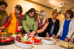Klinisk ernæringsfysiolog i TINE, Anne Marie Skjølsvik ga praktiske råd hvordan en matpakke kan komponeres. (Foto: Apeland)