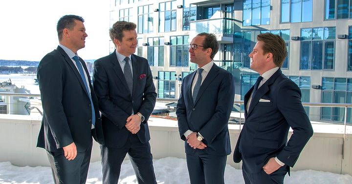 Carsten V. Haukås, leder for Deloittes M&A-satsing, sammen med de tre nye rådgiverene. Fra venstre: René Bostrøm, Carsten Haukås, Allan Glomlien og Rollef Krabberød.