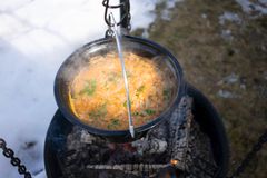 Deilig rivesuppe ute i det fri