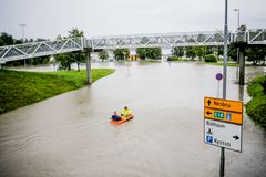 Resultatet av styrtregn over Asker, august 2016. Foto: Krister Sørbø / NTB scanpix