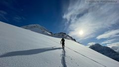 Utover våren er Lyngen et yndet mål for tilreisende skiturister. Arkivfoto: Finn@obskorps//Regobs