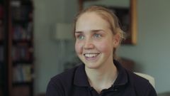 Ann Helen Olsen er en av rytterne vi blir kjent med i «Den tøffe veien».