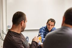 Eirik Laastad (29) er frivillig norsklærer for innvandrere på Robin Hood Huset i Bergen, og nominert til Årets nykommer i frivilligheten under Frivillighetsprisen fag & fest 2016.