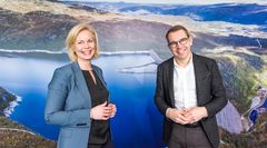 Sigrun Gjerløw Aasland, daglig leder i ZERO, og Steffen Syvertsen, konsernsjef i Agder Energi. ser frem til et fortsatt godt samarbeide.Foto: Kjell Inge Søreide