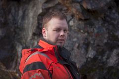 Odda: Olav Eike kjører bergingsbil for Thord. Han er en positiv person som alltid stiller opp når det trengs - bortsett fra på morgenen, for han liker å sove lenge. Foto: National Geographic Channel