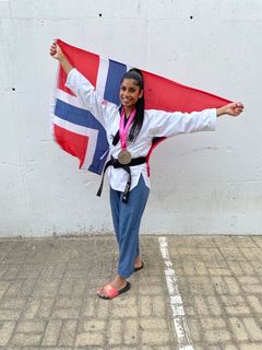Nina Bansal, gullvinner i EM, taekwondo mønster. Foto: Fredrik Bjertnæs/Privat.