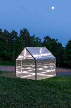 Per Barclay, Glass house (2019), Henie Onstad Collection. Photo: Øystein Thorvaldsen / Henie Onstad Kunstsenter © Barclay, Per / BONO