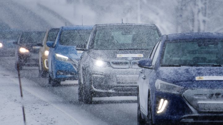Den nye standarden for egenvekt gjør at hver enkelt bil blir registrert med egenvekt basert på hvilket fabrikkmontert utstyr den har. Statens vegvesen begynte å registrere alle nye biler med denne egenvekten for ett år siden, og det vil etterregistreres og oppdateres for de nyeste bilene. Men det sendes ikke automatisk ut nye vognkort. (Foto. NAF)