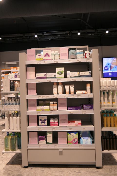 boots-apotek-i-helt-ny-drakt-boots-norge