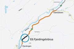 Kart som viser ny trasé for E6 Fjerdingen-Grønndalselv. Vegen skal i hovedsak ligge øst for dagens E6. Fjerdingelvbrua som sto ferdig i oktober 2021 er markert med blå ring.