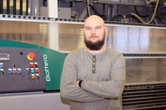 En ny Bottero slipelinje har gitt salgsrådgiver Raymond Olsen flere produkter å tilby til sine kunder.