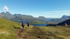 - Vi håper at kommunene ser verdien det ligger i å få sitt fineste friluftslivsområde omtalt i NAF-boka. Vi ser at det er en trend at flere legger opp til en mer aktiv ferie enn tidligere, og at folk ønsker å feriere i eget land, sier prosjektleder i Norsk Friluftsliv, Tonje Refseth. Foto: Synne Kvam
