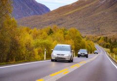 Mange skal ut på veien i høstferien. Her fra E39 Ørskogfjellet. Foto: Knut Opeide / Statens vegvesen