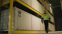 Alt i boks: Datasenteret i gruven er bygget opp i flere etasjer med containerbaserte serverrack.