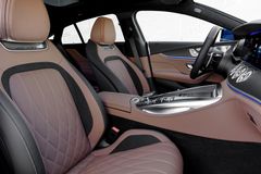 Nye Mercedes-AMG GT 4-dørs Coupé – oppgradert kjørekomfort og større individualiseringsmuligheter.