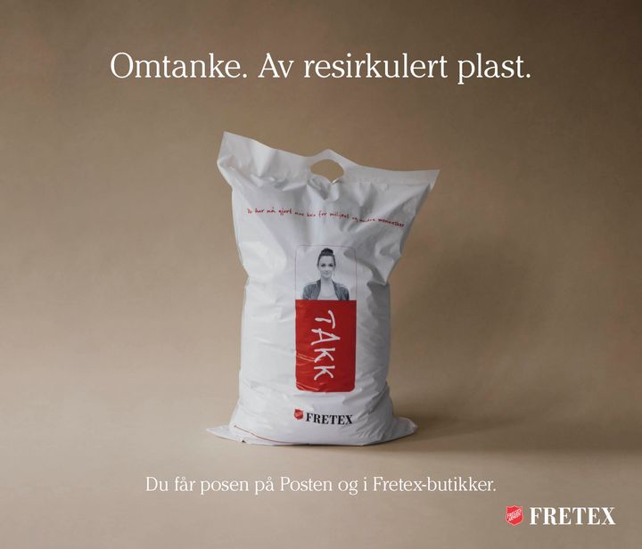 Omtanke. Av resirkulert plast. Gi til Fretex på Posten.