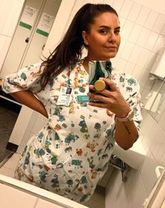 Jeg har fått mange kommentarer på hvorfor sykepleierne plutselig har blitt så kravstore og krever mer lønn. Det tenker jeg skyldes uvitenhet. Mange i dette landet vet ikke hva sykepleiere gjør. Foto: Privat