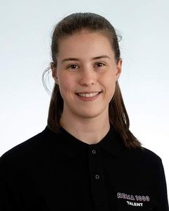 Julia Christensen er en av REMA 1000s yngste kjøpmenn