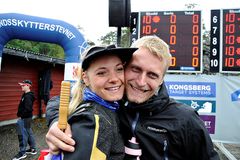 Katrine Aannestad Lund (t.v) ble fjorårets skytterdronning på Landsskytterstevnet. I år er hun sammen med bror Kim André (Skytterkonge i 2013) igjen en av favorittene på stevnet som foregår i Stjørdal fra 3. – 10. august.