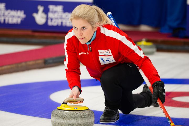 For første gang på sju år er Norges kvinner endelig klare for å spille mot de aller beste i curling-VM igjen. Kristin Skaslien, medaljevinneren fra OL, er med.