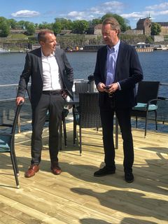Konsernsjef Steffen Syvertsen i Agder Energi sammen med investor Bjørn Rune Gjelsten.
