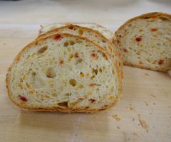 Dette smakfulle og luftige brødet inneholder både gulrøtter, brokkoli og rødbeter. Foto/cc: Wenche Aale Hægermark/Nofima