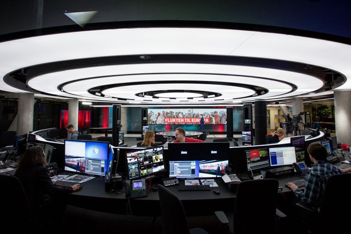 Medietilsynet fører tilsyn med avtalen mellom TV 2 og staten som inneber at TV 2 får dekt nettokostnadar på inntil 135 millionar kroner årleg i fem år for å levere mellom anna daglege nyheitssendingar , norskspråklege barneprogram og norsk film og tv-drama. Foto TV 2