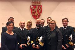 F.v. personalkonsulent Kjerstin Bøysen, maskinsjef Ingi Weihe, maskinsjef Helge Reppe, personalkonsulent Lena Berggren, skipsfører Lars-Petter Helminsen, beredskapssjef Ronny Pedersen, styrmann Øyvind G. Sundquist, generalsekretær Rikke Lind og maskinsjef Jonas Dahlen.