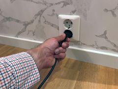 Ved mistanke om feil på det elektriske anlegget, anbefaler Direktoratet for samfunnssikkerhet og beredskap (DSB) at eier kontakter en registrert elvirksomhet for kontroll. (Foto: If)