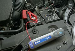 Hold bilbatteriet ditt toppladet gjennom vinteren med en vedlikeholdslader. (FOTO: NAF)