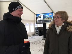 Samferdselsminister Ketil Solvik-Olsen og konsernsjef i TINE Hanne Refsholt. Foto: Sigrun Farstad Gregori