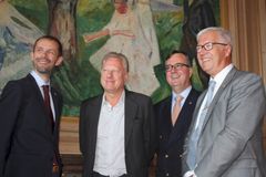 Fra venstre Hallstein Bjercke, nærings- og kulturbyråd i Oslo Kommune, Stein Olav Henrichsen, Museumsdirektør Munchmuseet, Morten Thorvaldsen, adm dir Thon Hotels og Helge Otto Mathisen, Konserndirektør kommunikasjon og samfunn Color Line.