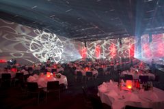 Thon Congress Gardermoen, Konferansehallen dekket til fest. (Foto: Dag Oliver)