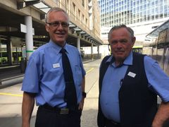 Hovedtillitsvalgt i Nettbuss Travel, Kjell Rune Brunsvik (f.v) og YTFer og bussjåfør Henry Smidsrød.