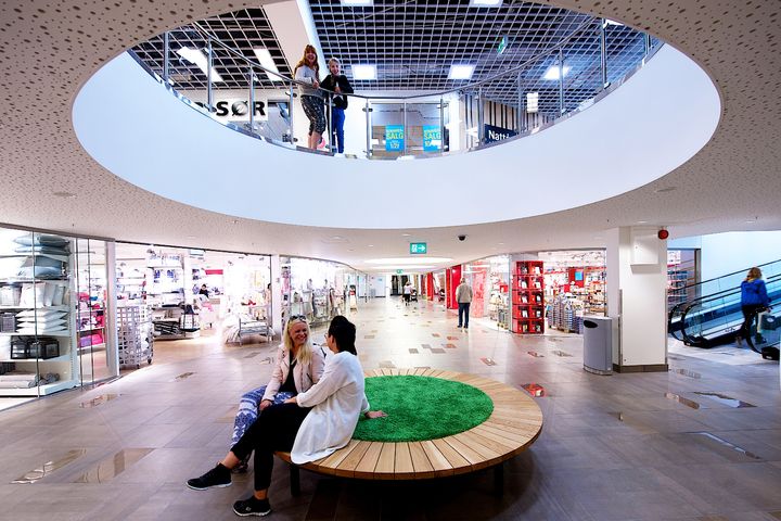 I de tre første månedene av 2017 var butikkomsetningen i kjøpesenterporteføljen som eies av konsernet 10,8 milliarder kroner, en økning på 3 % fra i fjor. Bildet viser Oasen Storsenter i Haugesund.