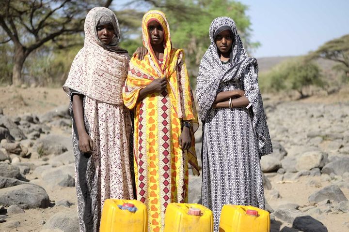 Mange står nå ovenfor vanskelige valg i Etiopia. Tre personer er maks antall mennesker som kan samles. Foto: Utviklingsfondet.