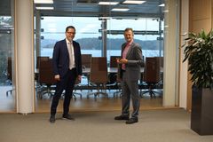 DNV GLs konsernsjef og administrerende direktør Remi Eriksen (til venstre) sammen med nyvalgt styreleder Jon Fredrik Baksaas.