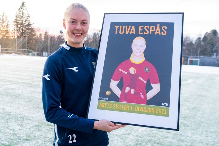 Tuva Espås mottok prisen i forbindelse med en trening på Røabanen. Foto: Terje Pedersen / NTB.