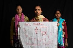Parmila er 18 år gammel og kommer fra Nepal. Hun er en sosialarbeider. — Jeg ser tilfeller av barneekteskap og vold mot kvinner i landsbyen min hele tiden, og jeg ønsker virkelig å utrydde dette, sier hun. Foto: OCHA/Vincent Tremau.