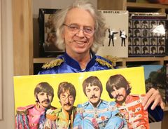 Yan Friis er en av stemmene som blir å høre på nettradiokanalen Bare Beatles.