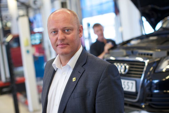 Ap og Sp gir viktige løfter om drivstoffavgifter, hurtiglading og kollektivtransport, sier NAF-sjef Stig Skjøstad (Foto: NAF)