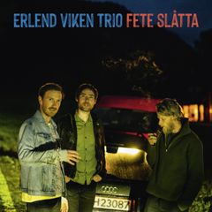 Cover: Erlend Viken Trio - "Fete slåtta". Foto: Sigurd Ytre-Arne. Artwork: Rune Mortensen.