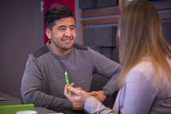 Traineer hos KIWIskolen Fereydoun Yosefi og Tina Fornebo Berntsen