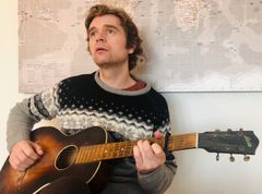 Stian Fjelldal slipper sitt femte soloalbum «Hus» 28. januar. Foto: Promo.