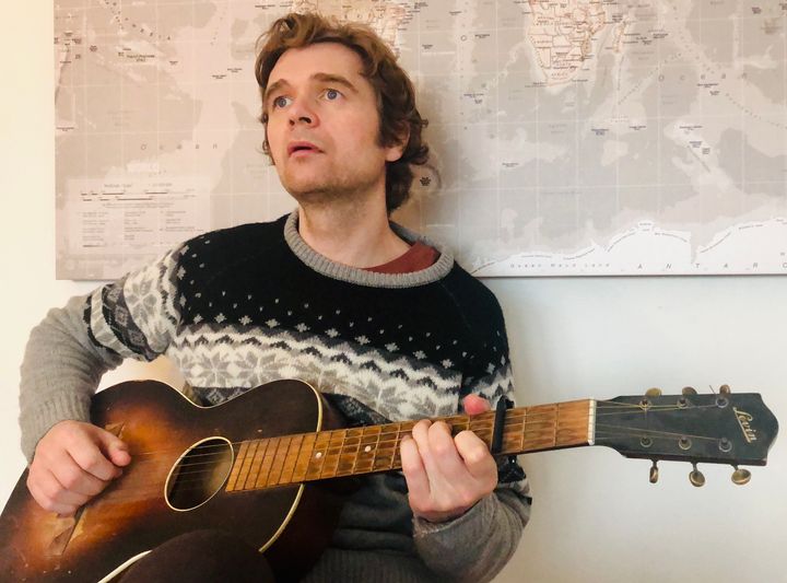 Stian Fjelldal slipper sitt femte soloalbum «Hus» 28. januar. Foto: Promo.